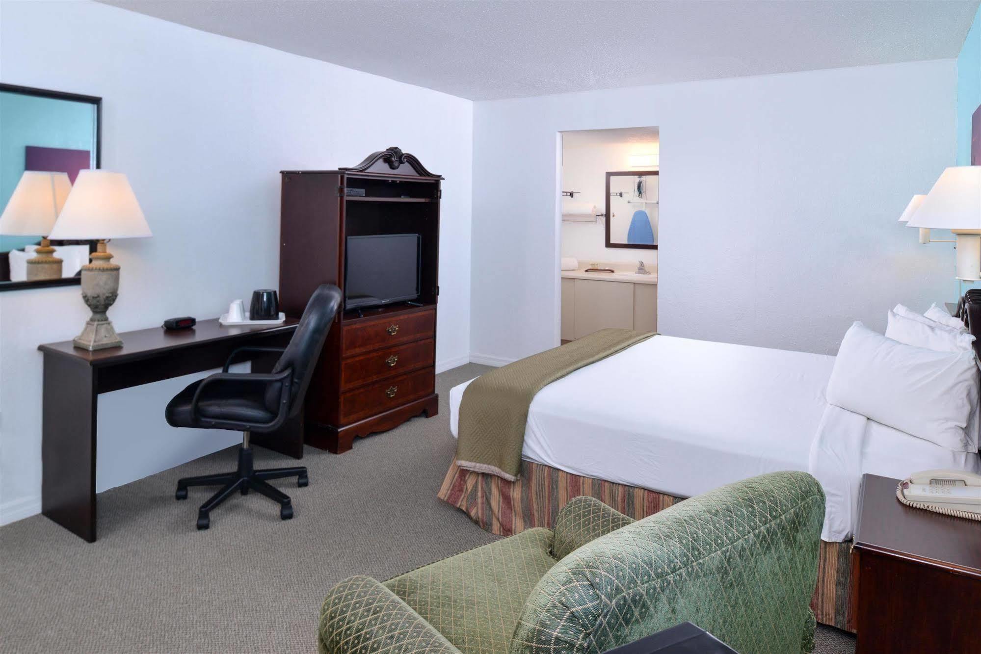 แมกนูซัน โฮเต็ล เคลียร์วอเตอร์ เซ็นทรัล Hotel ภายนอก รูปภาพ